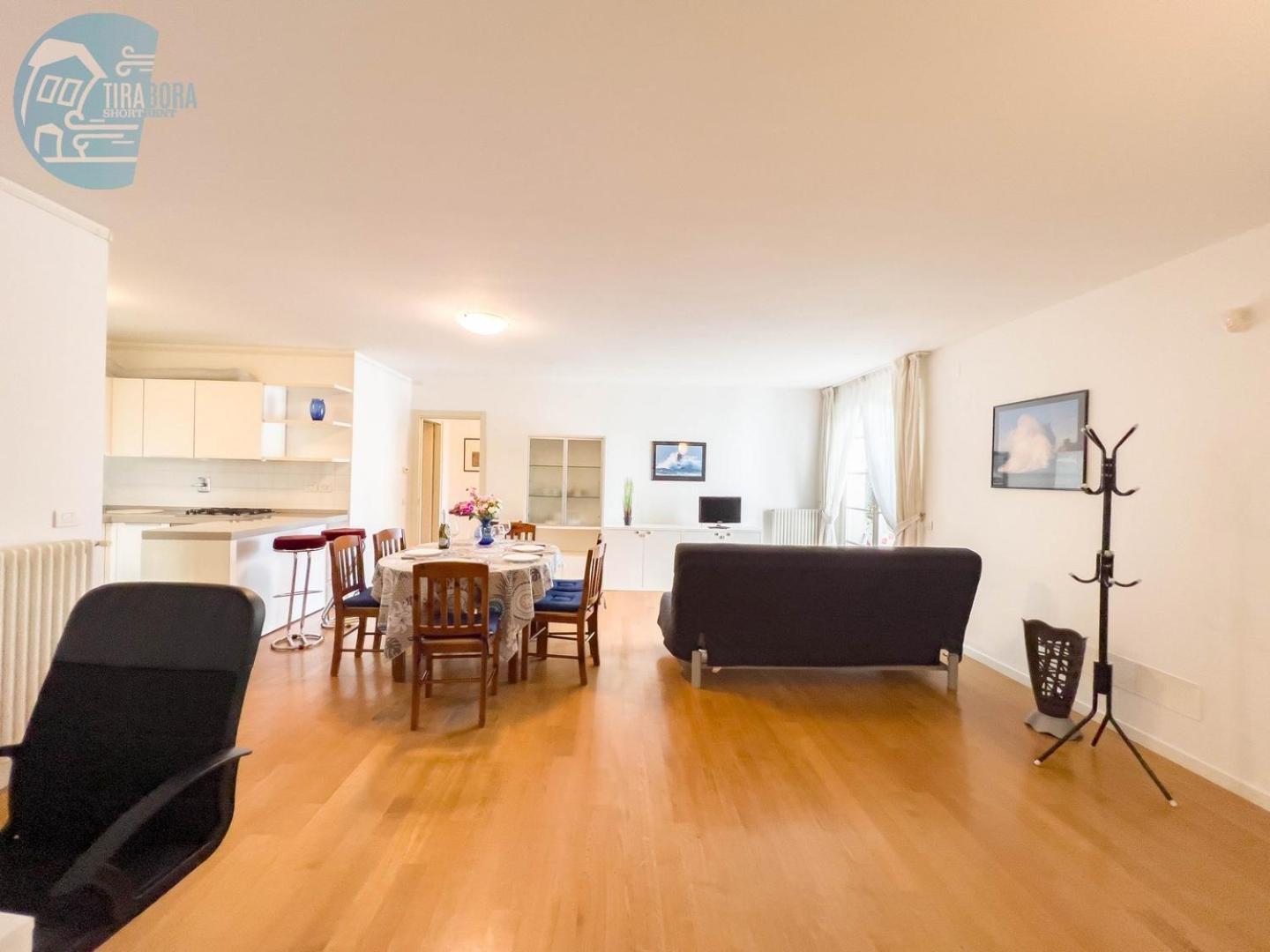 Cattedrale 5 Tirabora Short Rent Apartment Trieste Luaran gambar