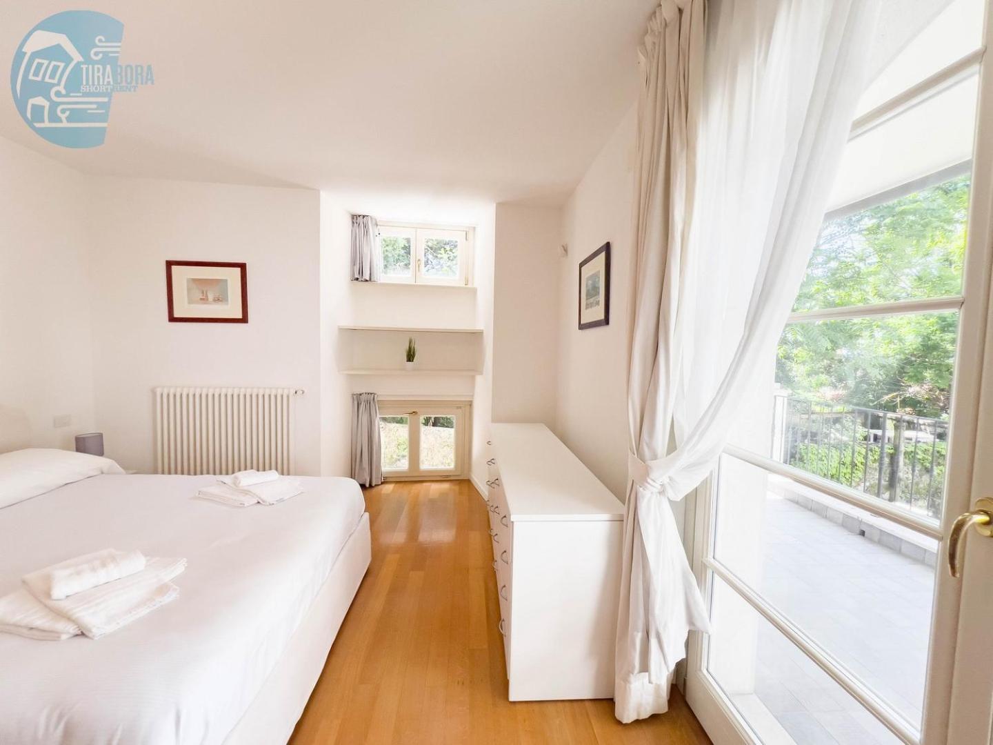 Cattedrale 5 Tirabora Short Rent Apartment Trieste Luaran gambar