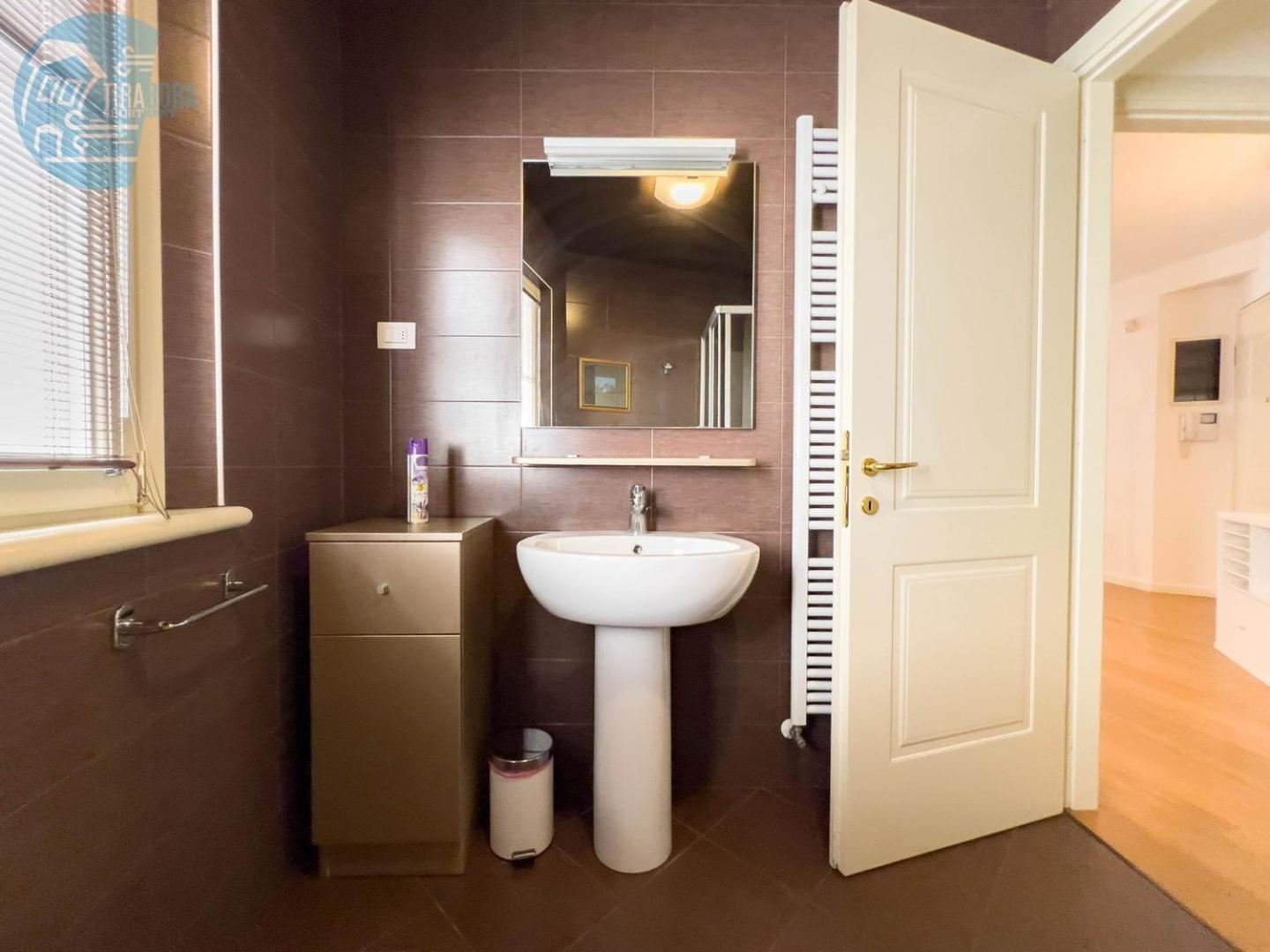 Cattedrale 5 Tirabora Short Rent Apartment Trieste Luaran gambar