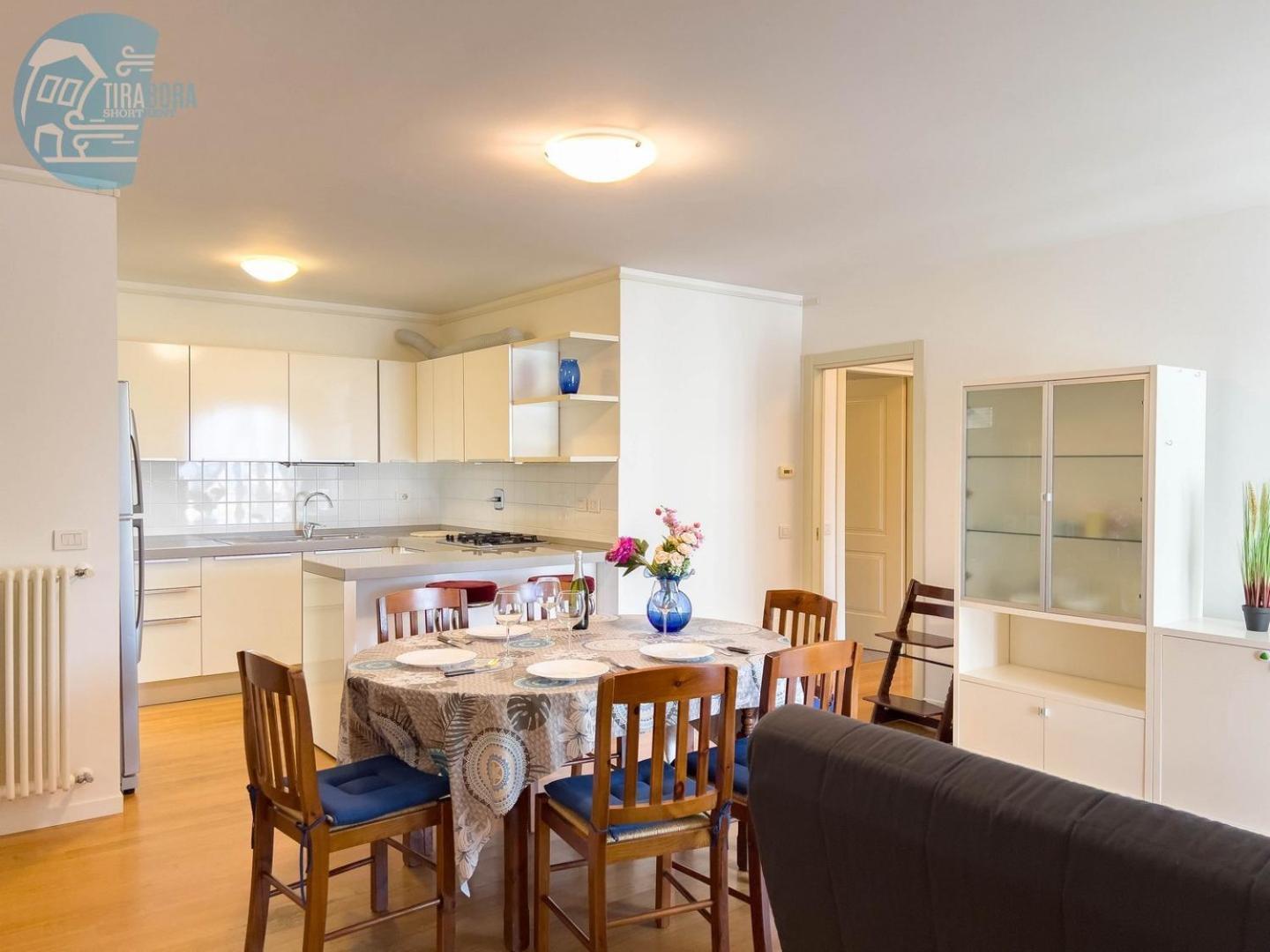 Cattedrale 5 Tirabora Short Rent Apartment Trieste Luaran gambar