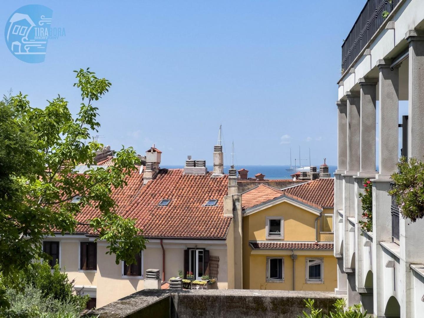 Cattedrale 5 Tirabora Short Rent Apartment Trieste Luaran gambar