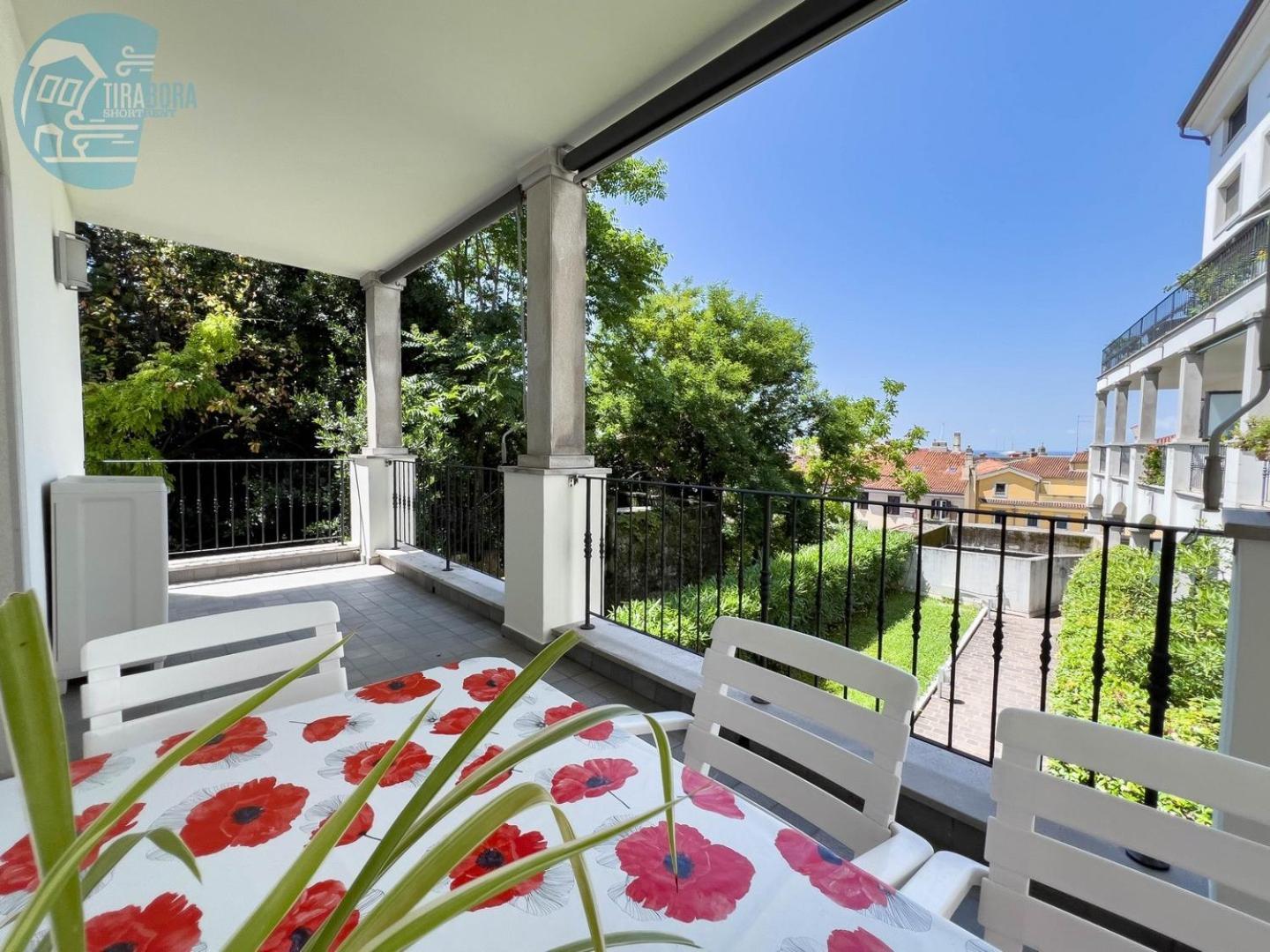 Cattedrale 5 Tirabora Short Rent Apartment Trieste Luaran gambar