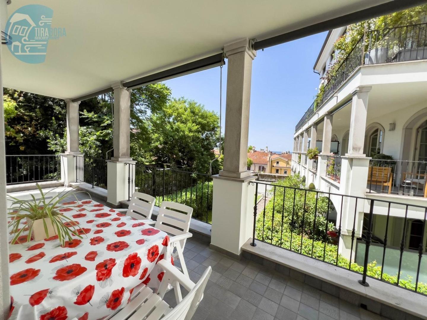 Cattedrale 5 Tirabora Short Rent Apartment Trieste Luaran gambar