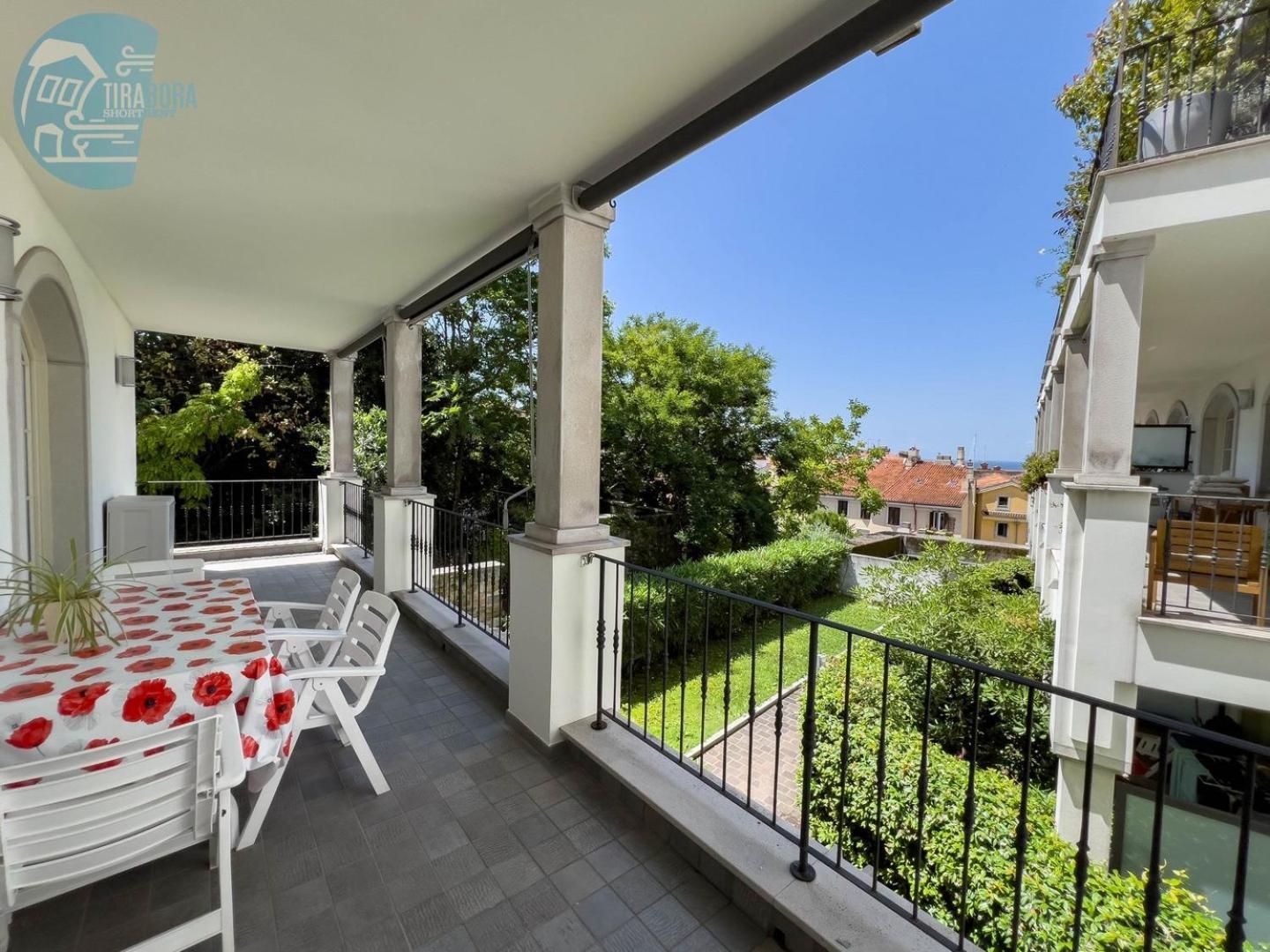 Cattedrale 5 Tirabora Short Rent Apartment Trieste Luaran gambar