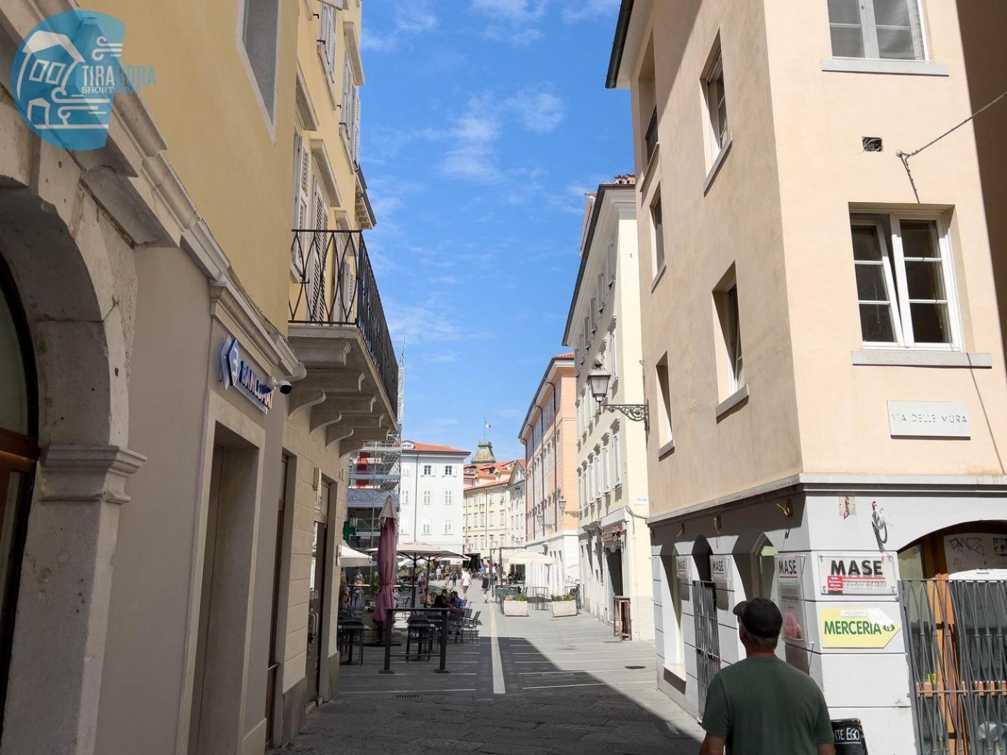 Cattedrale 5 Tirabora Short Rent Apartment Trieste Luaran gambar
